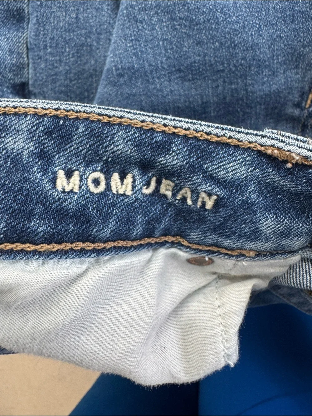 American Eagle Jeans 12Short High Rise Mom Stretch
